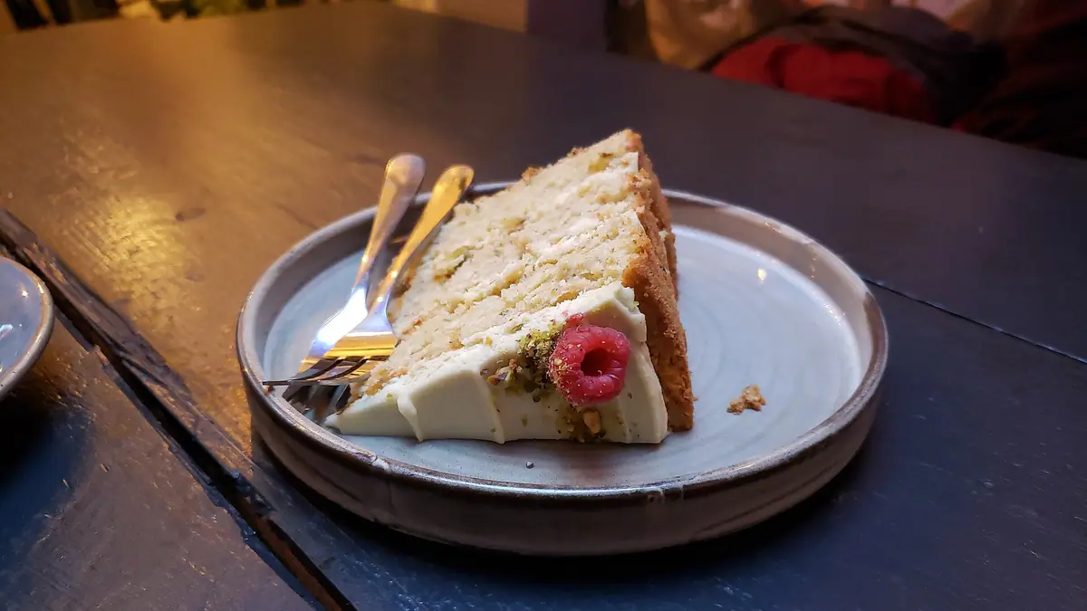 Chaos & Cakes – cake shop in Hurst, Woodley